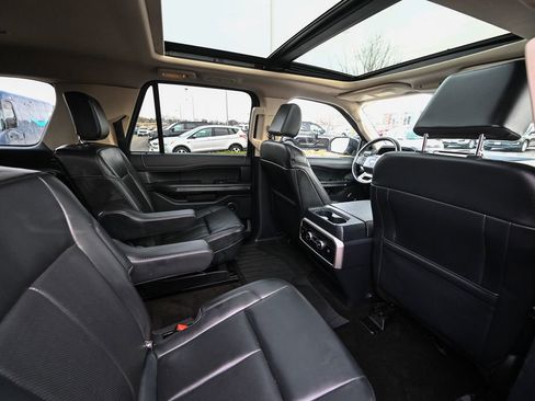 Used 2022 Ford Expedition Max XLT image 28