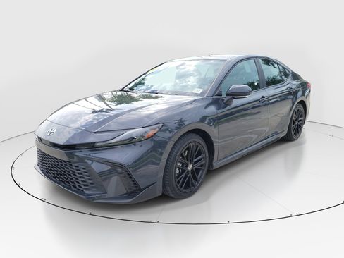 Certified 2025 Toyota Camry SE w/ Convenience Package FWD image 3