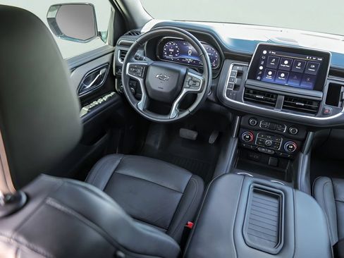 Used 2022 Chevrolet Tahoe Z71 w/ Luxury Package AWD/4WD image 31