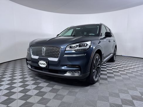 Used 2024 Lincoln Aviator Reserve w/ Equipment Group 201A AWD/4WD image 16