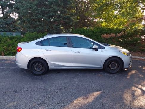 Used 2017 Chevrolet Cruze LS FWD image 4