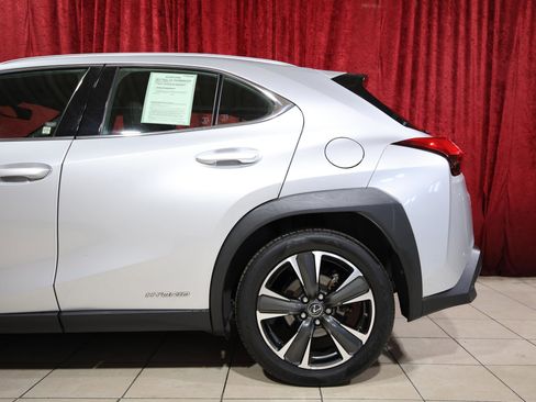 Used 2019 Lexus UX 250h w/ Premium Package image 6