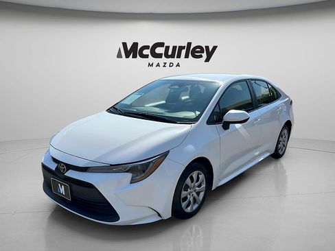 Used 2024 Toyota Corolla LE FWD image 3