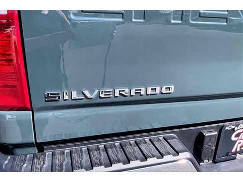 Used 2025 Chevrolet Silverado 2500 LT w/ Safety Package AWD/4WD image 25