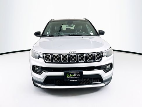 Used 2025 Jeep Compass Limited AWD/4WD image 2