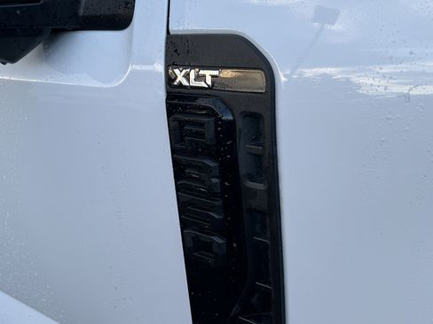 Used 2023 Ford F350 XLT w/ XLT Premium Package image 9