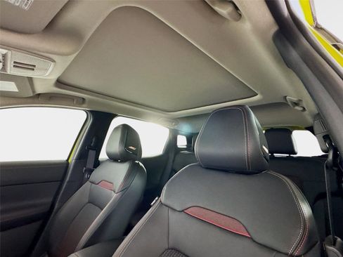 New 2026 Nissan Kicks SR FWD image 14