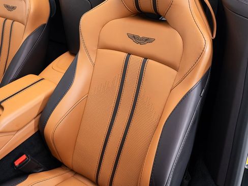 Used 2023 Aston Martin V8 Vantage Roadster image 25