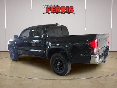 Used 2022 Toyota Tacoma SR5 AWD/4WD image 7