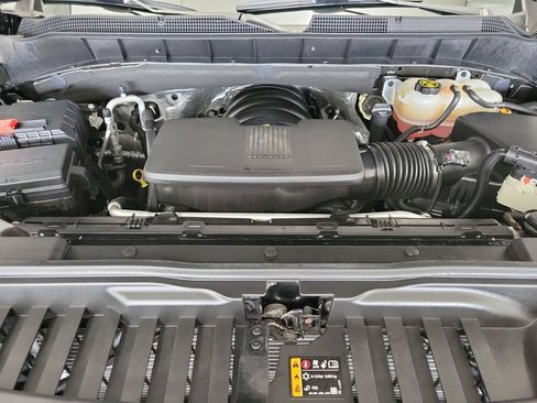 Certified 2022 Chevrolet Silverado 1500 LTZ w/ Safety Package II AWD/4WD image 24