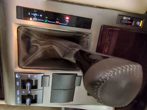 Used 2019 Lexus GX 460 image 16