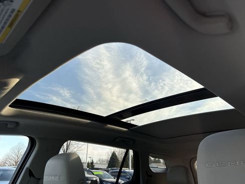 Used 2023 GMC Terrain Denali image 19