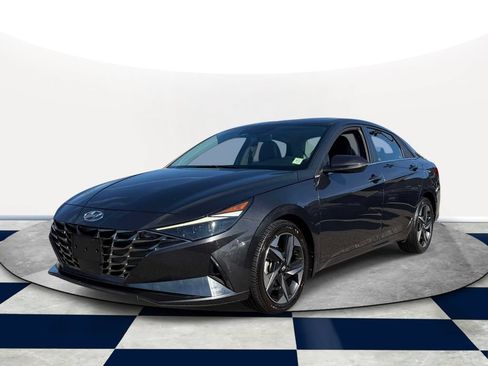 Used 2023 Hyundai Elantra Limited FWD image 2