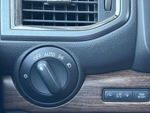 Used 2017 Nissan Titan Platinum Reserve AWD/4WD image 25
