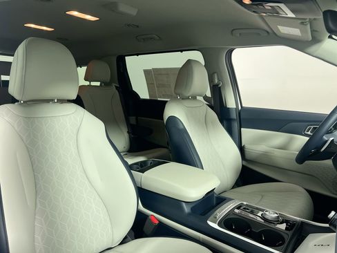 New 2026 Kia Carnival EX image 31