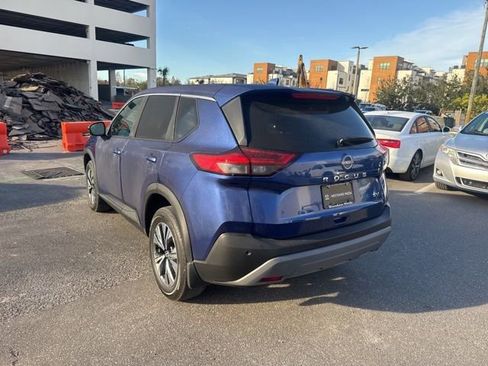 Used 2023 Nissan Rogue SV image 5