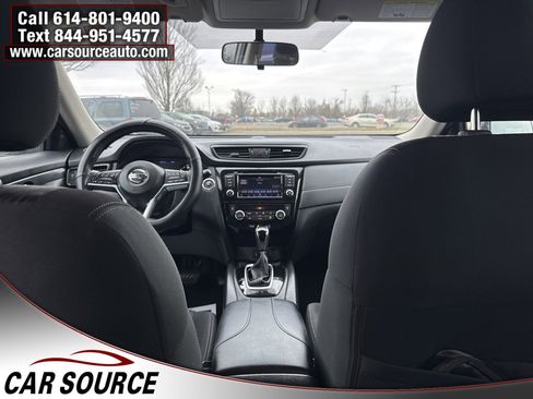 Used 2018 Nissan Rogue SV w/ Premium Package image 15