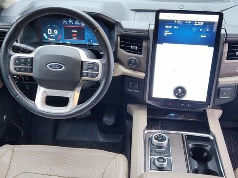 Used 2023 Ford Expedition Limited image 28
