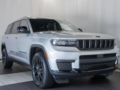 Used 2024 Jeep Grand Cherokee L Laredo