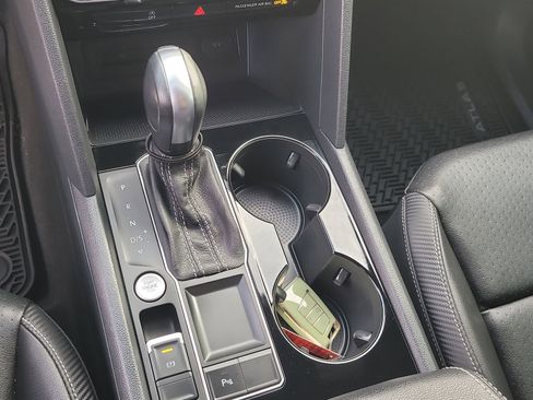 Used 2023 Volkswagen Atlas Cross Sport SE image 26