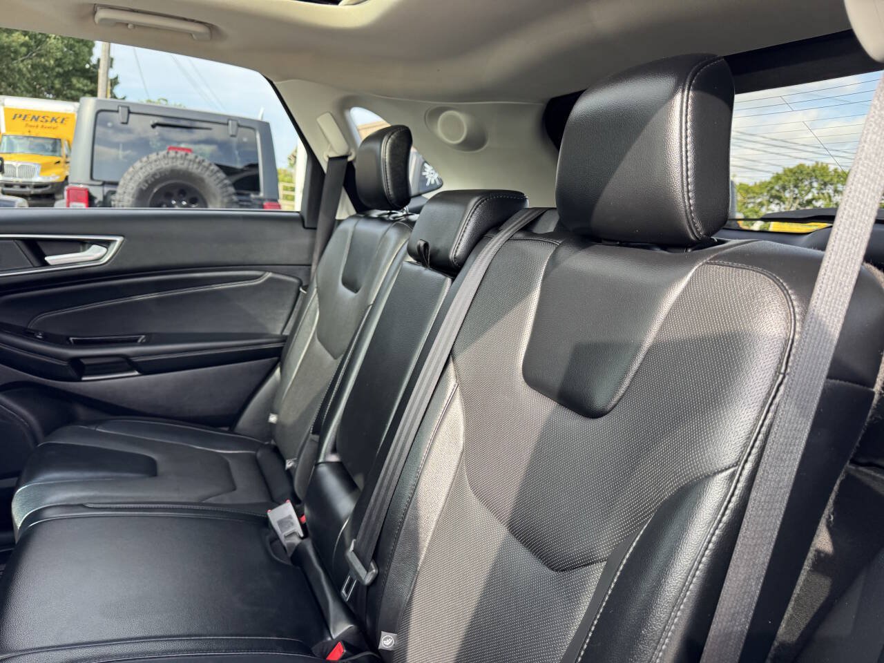 Used 2020 Ford Edge Titanium w/ Equipment Group 301A AWD/4WD image 26