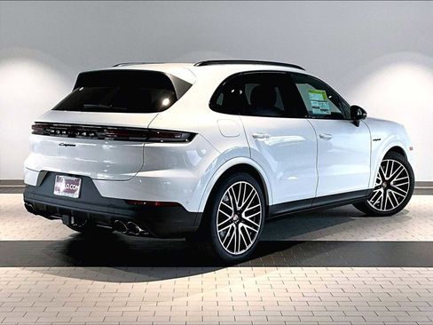 New 2026 Porsche Cayenne E-Hybrid AWD/4WD image 7