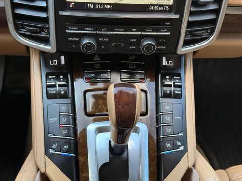 Used 2014 Porsche Cayenne AWD/4WD image 50