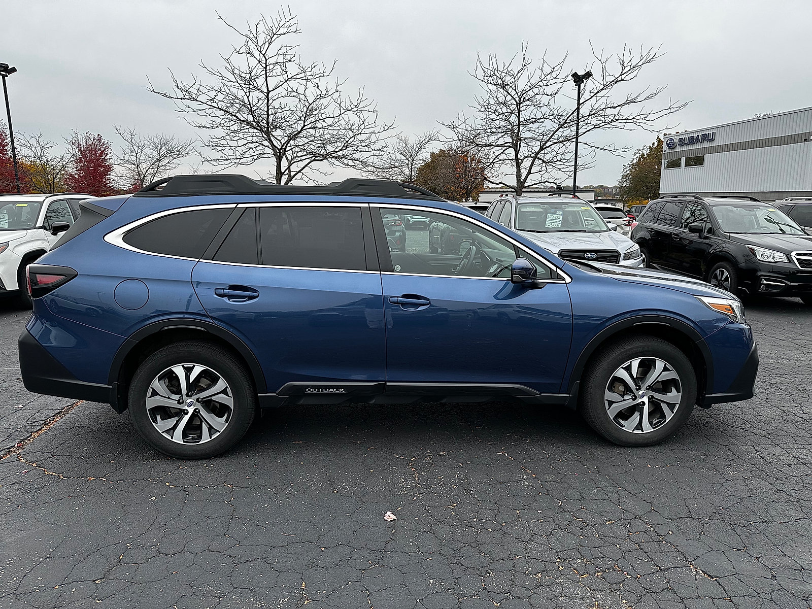 Used 2021 Subaru Outback Limited XT w/ Popular Package #2 AWD/4WD image 2