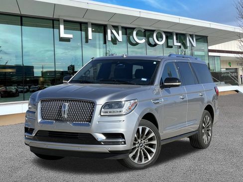 Used 2021 Lincoln Navigator Reserve image 1