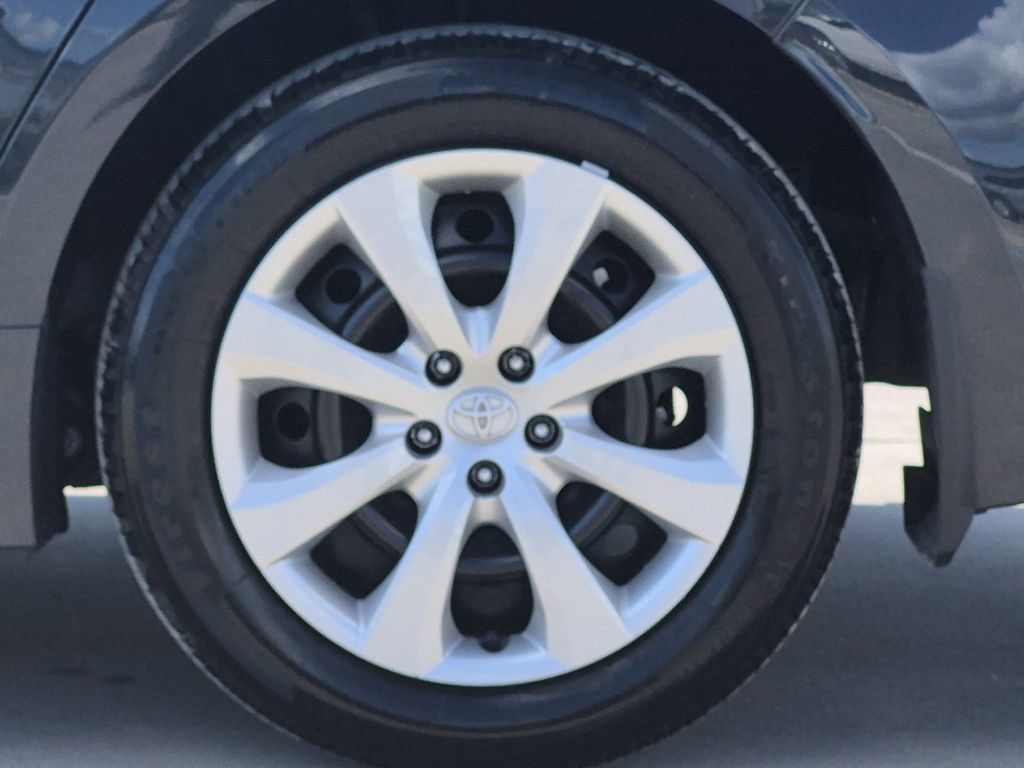 Used 2026 Toyota Corolla LE FWD image 25