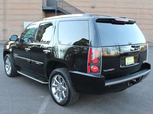Used 2007 GMC Yukon Denali image 3