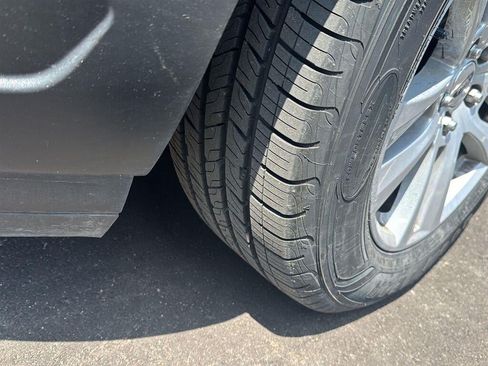 Used 2019 Ford Explorer XLT AWD/4WD image 3