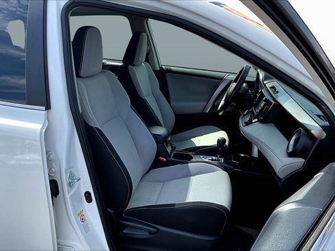 Used 2017 Toyota RAV4 XLE image 7