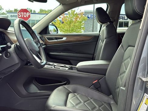 Used 2024 Volkswagen Atlas SE w/ Panoramic Sunroof Package AWD/4WD image 12