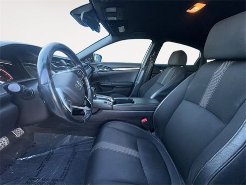 Used 2019 Honda Civic Sport image 9