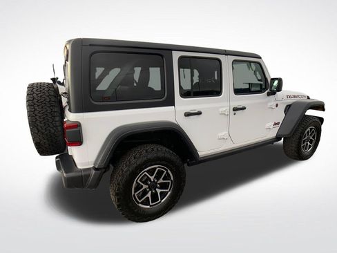 Used 2025 Jeep Wrangler Unlimited Rubicon AWD/4WD image 5