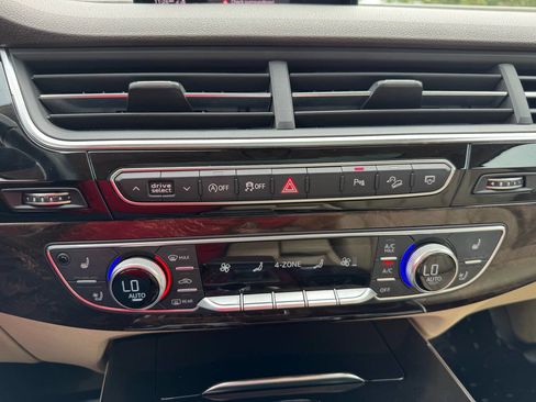 Used 2018 Audi Q7 3.0T Prestige w/ Prestige Package image 18
