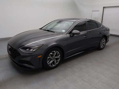 Used 2023 Hyundai Sonata SEL w/ Preferred Accessory Package FWD image 2