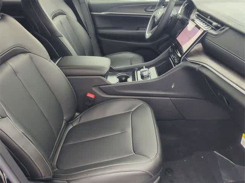 New 2025 Jeep Grand Cherokee Limited image 21