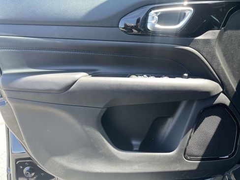 New 2026 Jeep Compass Latitude image 27