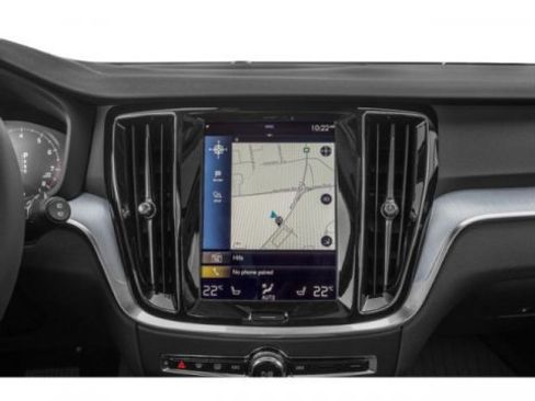 Used 2022 Volvo V60 T5 Cross Country w/ Climate Package image 10