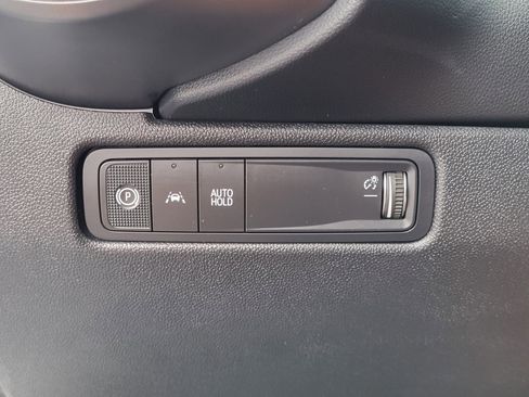 Used 2025 Chevrolet Equinox EV LT FWD image 23