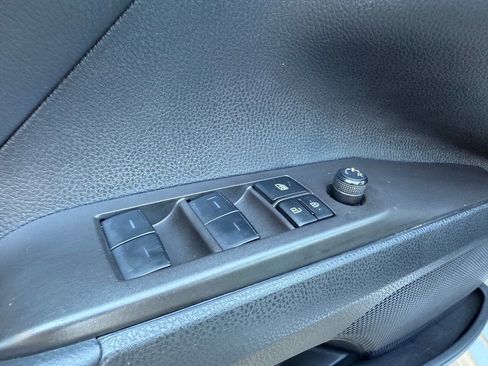 Used 2023 Toyota Camry SE image 20