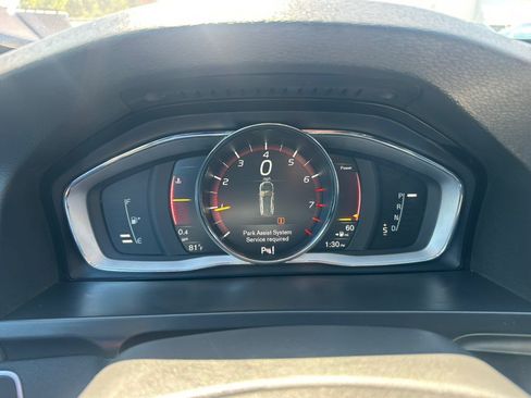 Used 2018 Volvo V60 T5 Cross Country w/ Convenience Package AWD/4WD image 18