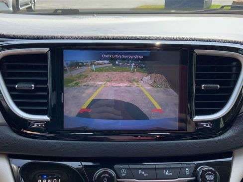 Used 2022 Chrysler Pacifica Touring-L FWD image 33