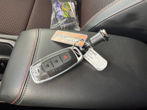 Used 2025 Nissan Kicks SR FWD image 3
