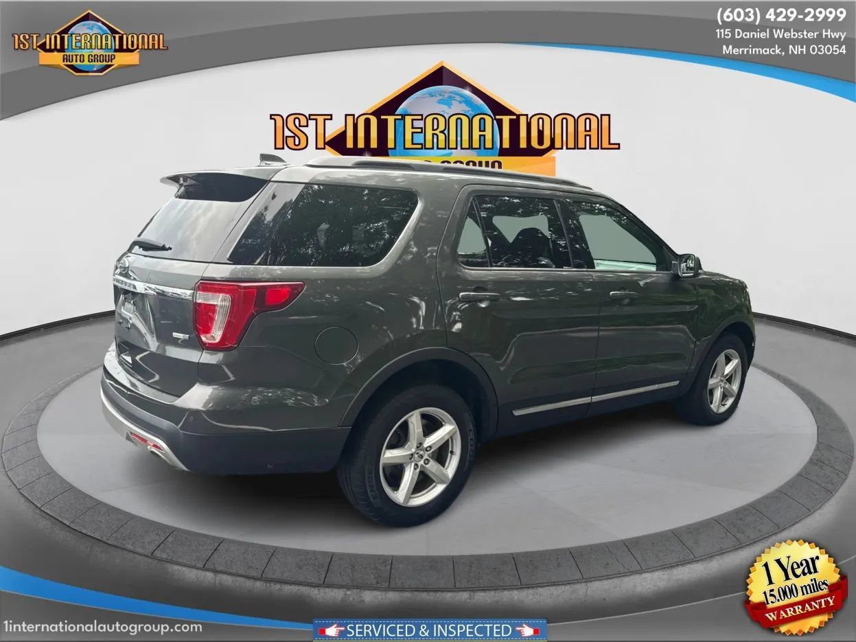 Used 2017 Ford Explorer XLT w/ Equipment Group 202A AWD/4WD image 9