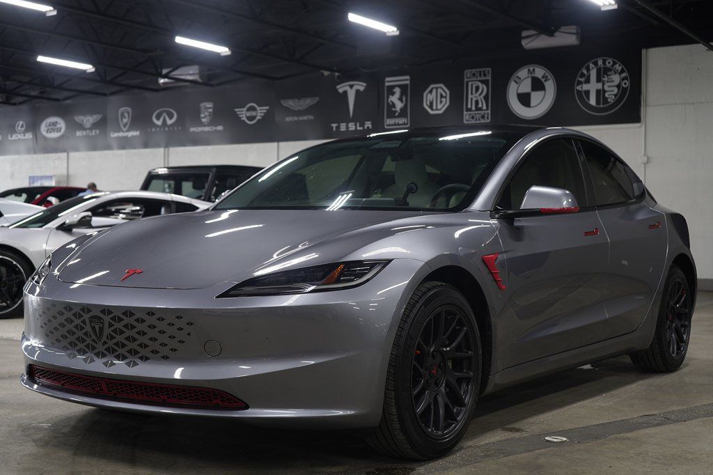 Used 2025 Tesla Model 3 Long Range RWD image 1