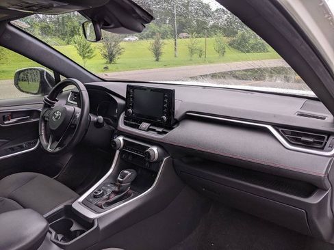 Used 2021 Toyota RAV4 SE w/ Weather & Moonroof Package AWD/4WD image 14