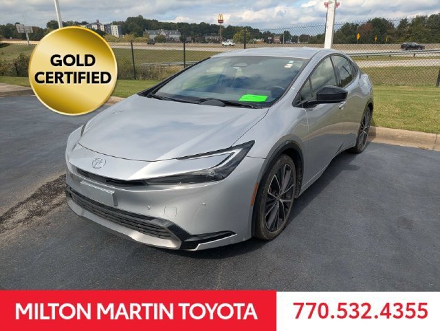 Used 2024 Toyota Prius XLE FWD image 3